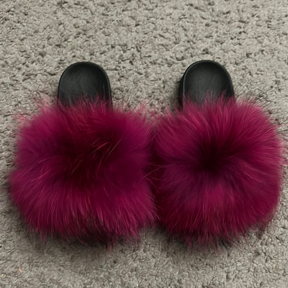 Brand New Women’s Faux Fur Slides Size 6